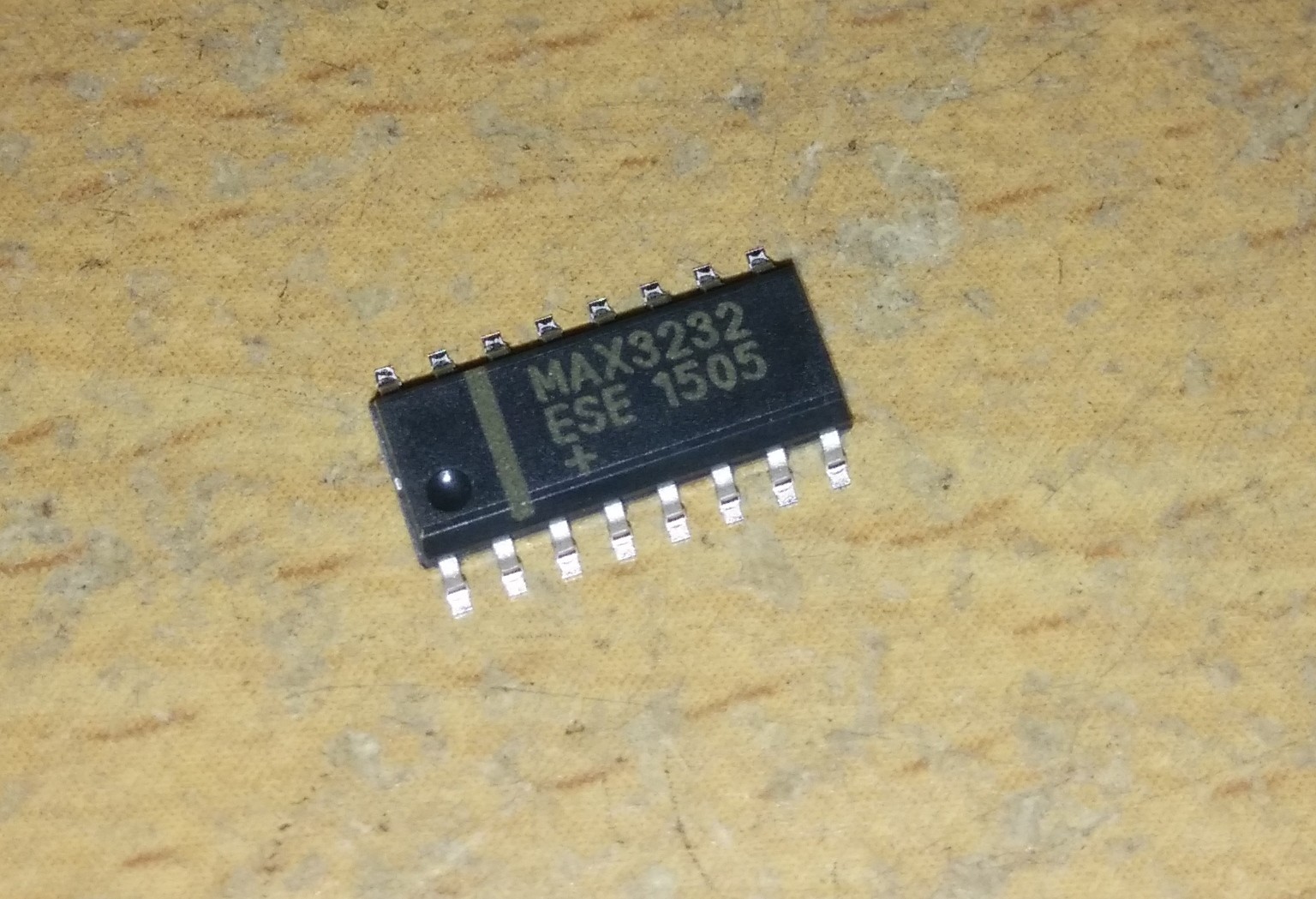 MAX3232 3V to 5.5-V Multichannel RS-232 Line Driver/Receiver