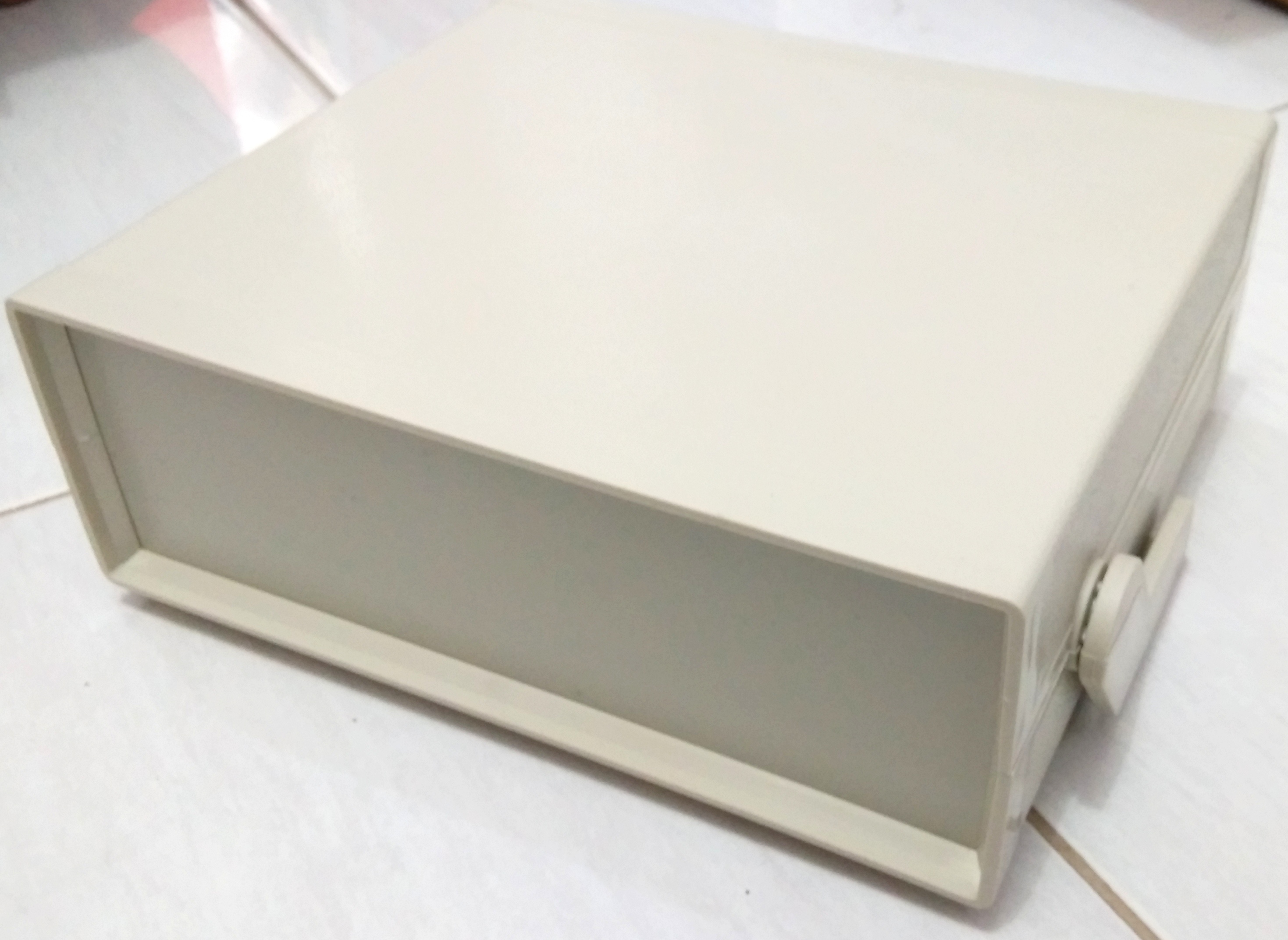 Box Plastik Putih 200x175x70mm