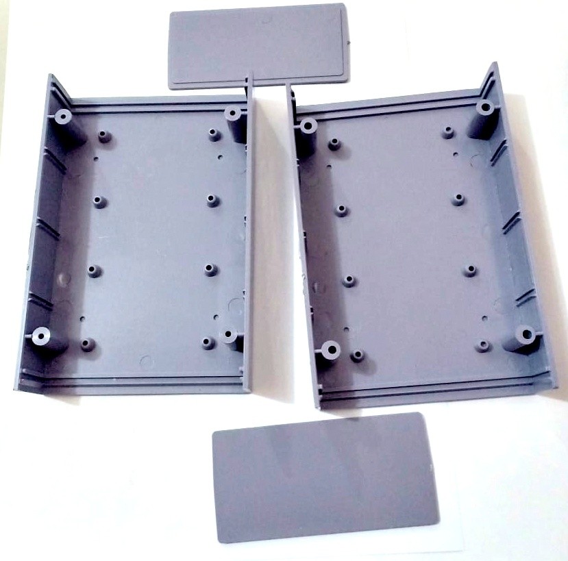 Box Plastik Abu-Abu 150x100x 50mm